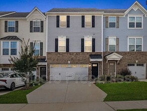 Building Photo - 333 Amber Acorn Ave