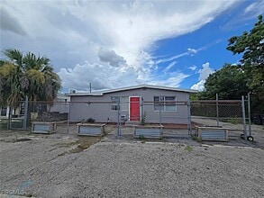 Building Photo - 1956 Grove Ave