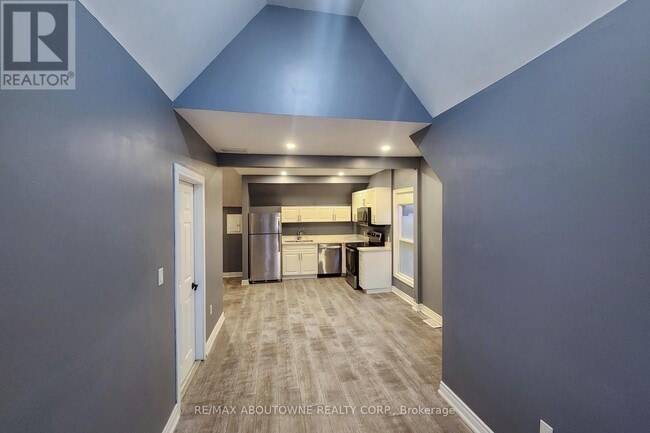 Photo du bâtiment - 498 Main St E