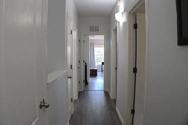 Foto del edificio - 2341 Betsy Ross Ln