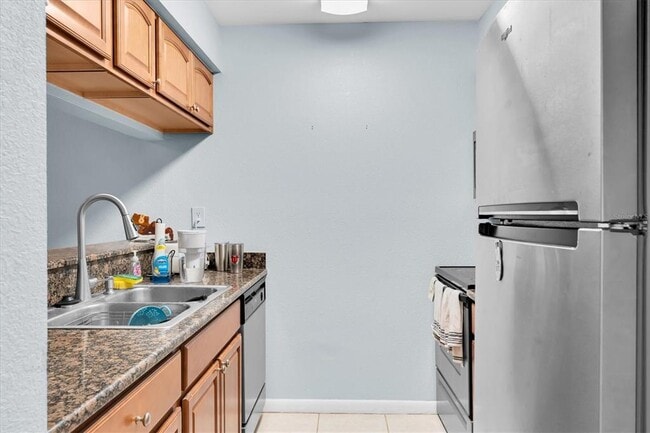 Building Photo - 5440 S MacDill Ave