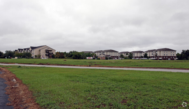 Building Photo - Osprey Place