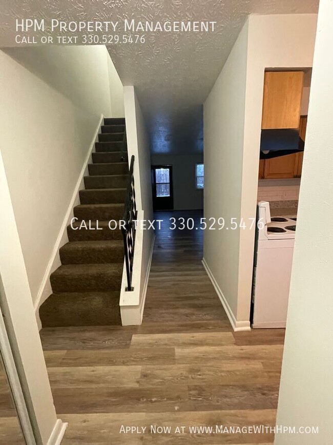 Foto del edificio - Call 330-529-5476 To Schedule A Showing! -...