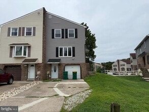 Building Photo - 2340 Ebury Ct