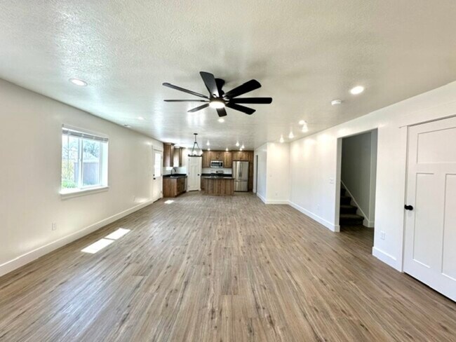 Building Photo - 5955 W 14400 N