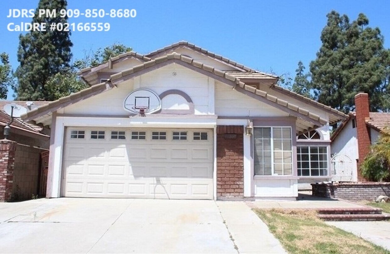 Primary Photo - Fontana 3 Bedroom Home