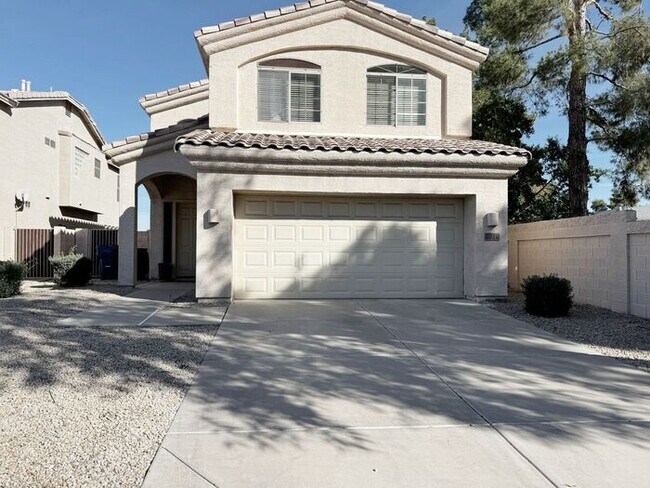 Foto del edificio - ABSOLUTELY STUNNING 4BR 2.5BA, OVER 2100SQFT, COMMUNITY POOL, CHANDLER