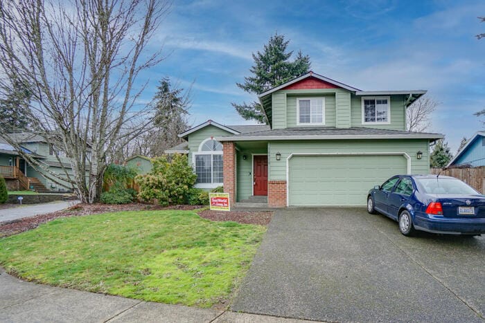 BEAUTIFUL FOUR BEDROOM LOCATED IN THE SHERWOOD SUB DIVISION - BEAUTIFUL FOUR BEDROOM LOCATED IN THE SHERWOOD SUB DIVISION