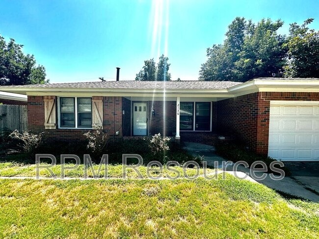 Photo - 2136 Carlton Way House