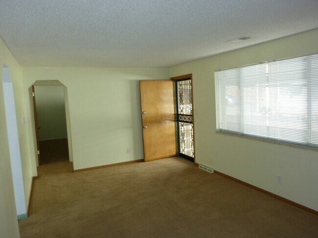 Foto del edificio - 2955-2959 Newton St