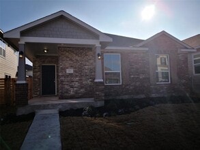 Building Photo - 723 Speckled Alder Dr