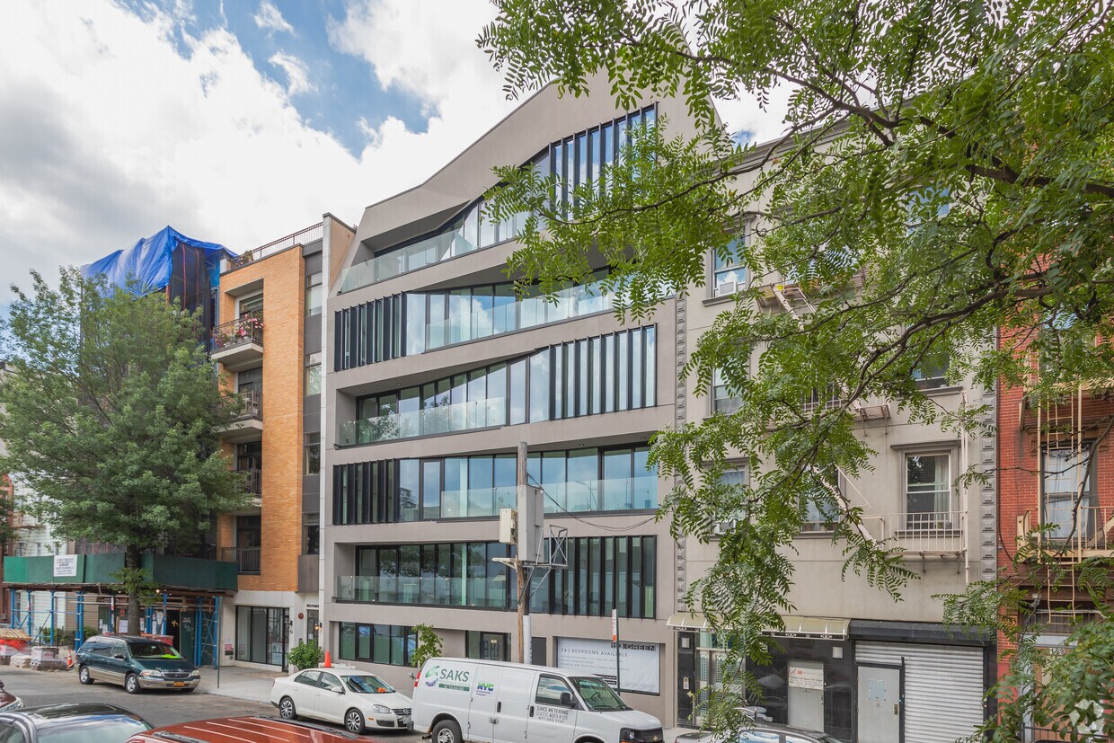 Foto principal - 153 Green St