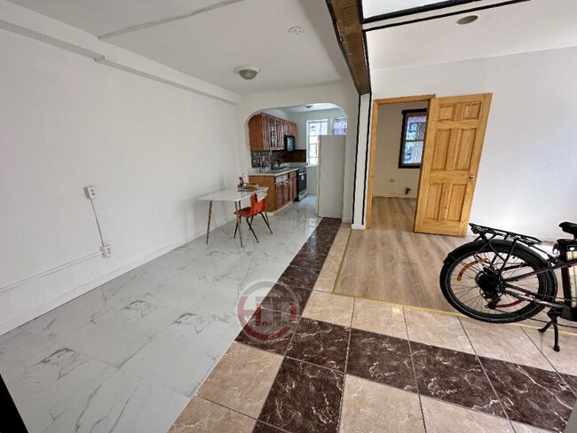 Foto del edificio - 2166 Hone Ave