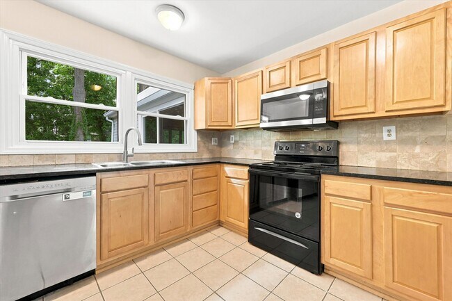 Foto del edificio - 27 Glover Ln