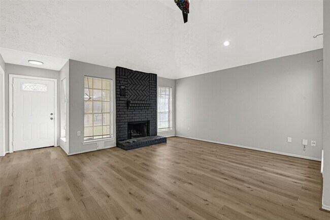 Foto del edificio - 6507 New World Dr