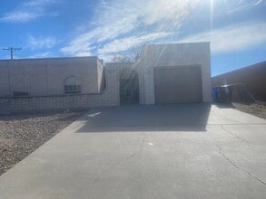 Building Photo - 580 S Valley Dr