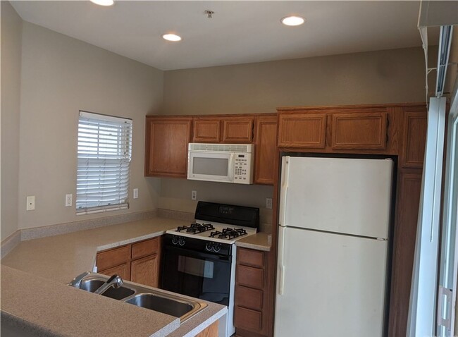 Foto del edificio - Murrieta Condo with 1 Bedroom + Office/Den...