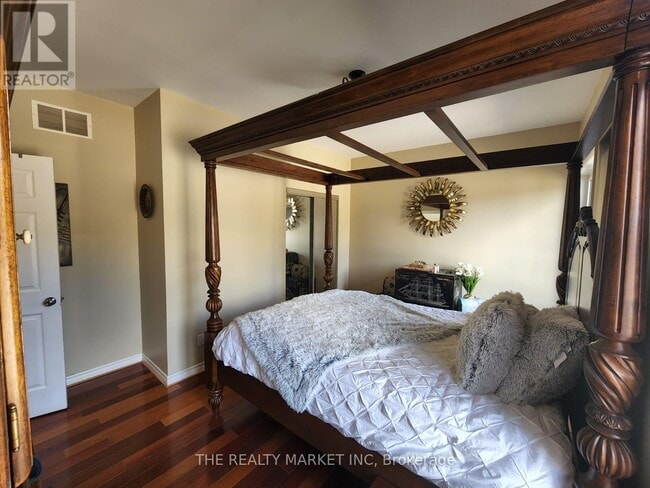 Photo du bâtiment - 383206-383220 20 Sideroad