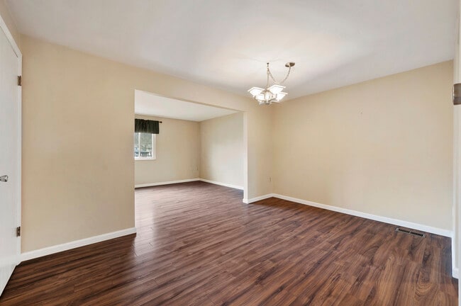 Photo - 131 Bellwood Ct Apartment