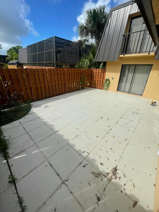 Foto del edificio - 5881 SE Windsong Ln