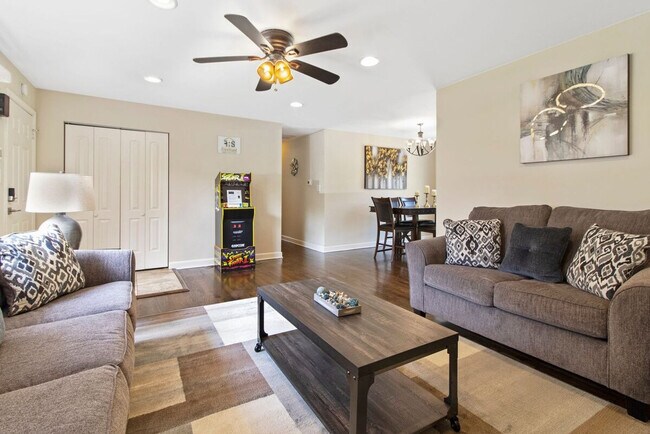 Building Photo - 9471 Sumac Rd