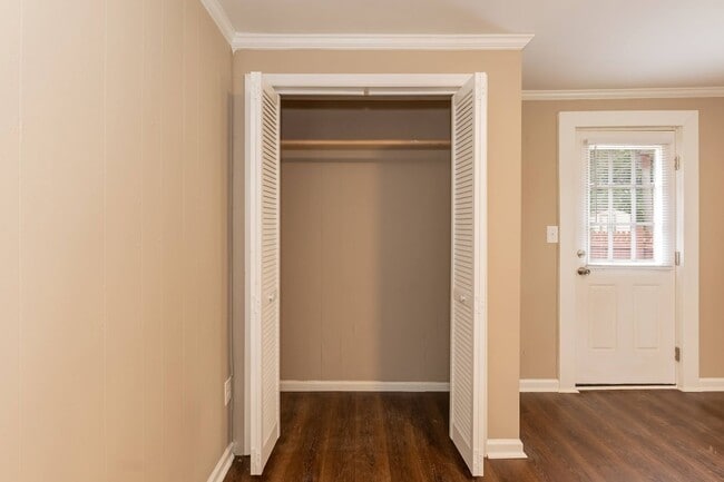 Building Photo - One Bedroom Private Residence