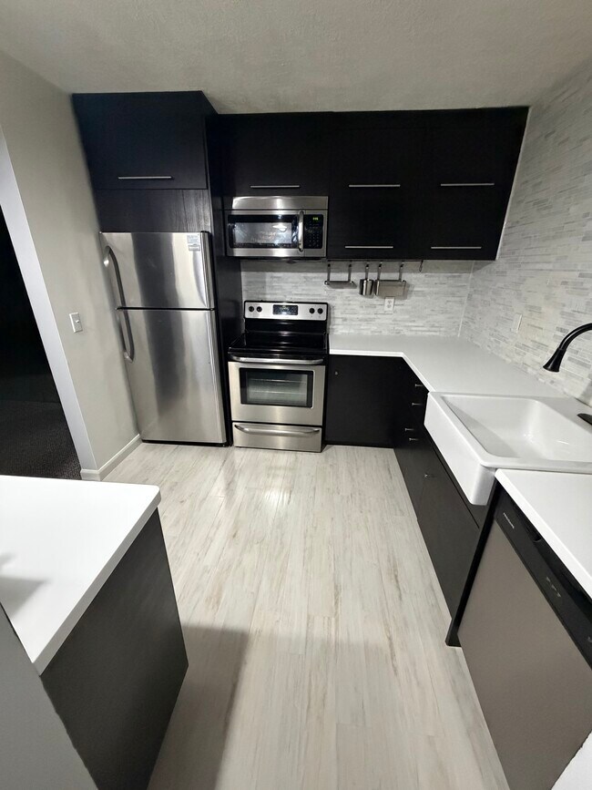 Cocina - 77 Atterbury Blvd