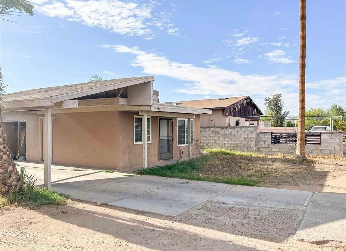 Primary Photo - 1330 La Madera Dr