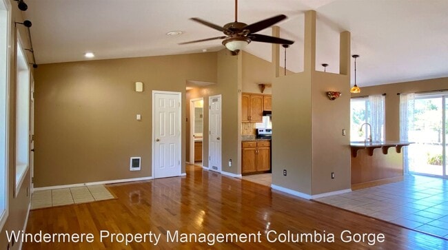 Building Photo - 3 br, 2 bath House - 118 Pahatu