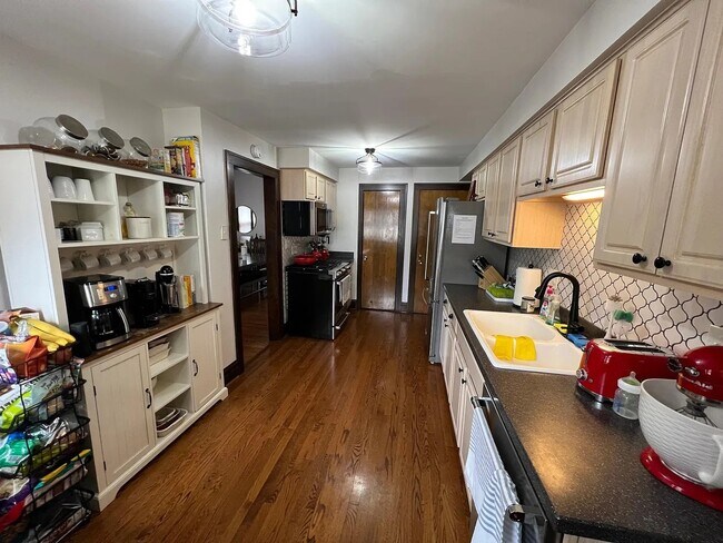Building Photo - 111 Clara Pl