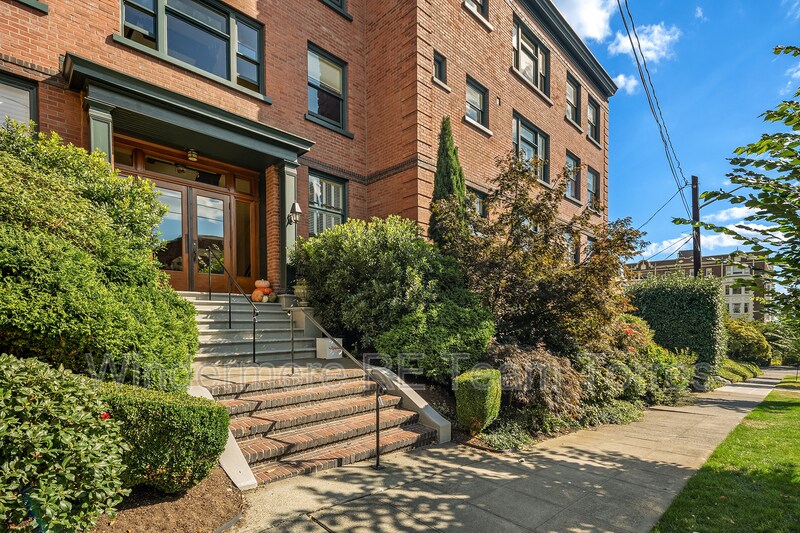 Primary Photo - 1216 1st Ave W