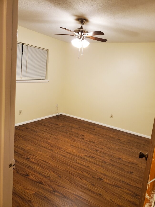 4701 Flat Shoals Rd Unit 69H, Union City, GA 30291 Condo for Rent in Union City, GA