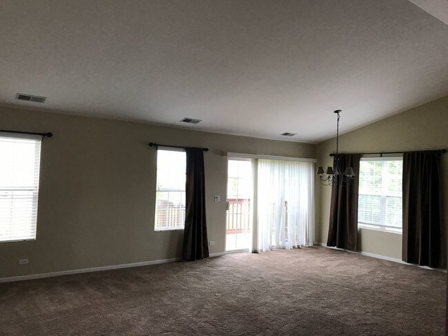 Foto del edificio - 451 Windham Cove Dr