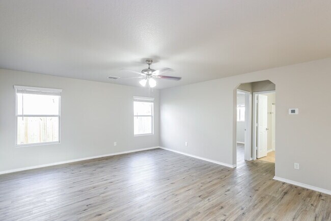 Foto del edificio - 10706 Rimfire Run Ln