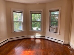 Building Photo - 18 White St Pl