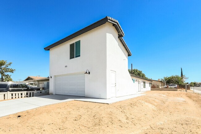 Foto del edificio - 16001 Live Oak St