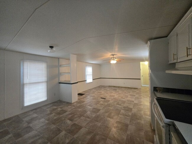 Building Photo - 2/2 Half Acre Mobile Home in Keystone Heights