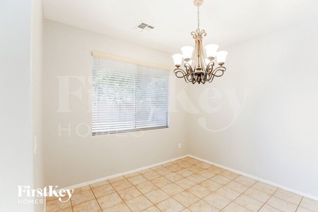 Foto del edificio - 15913 W Ventura St