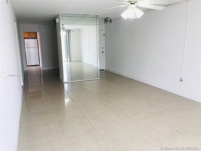 Building Photo - 4142 N Jefferson Ave 4C Miami Beach Fl 33140