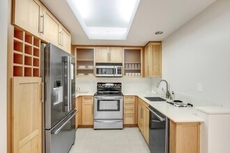 Building Photo - Wilshire Margot