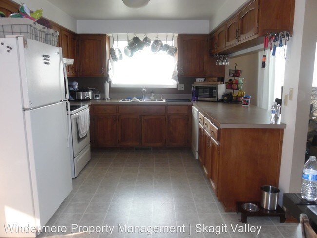 Foto del edificio - 23042 Little Mountain Rd