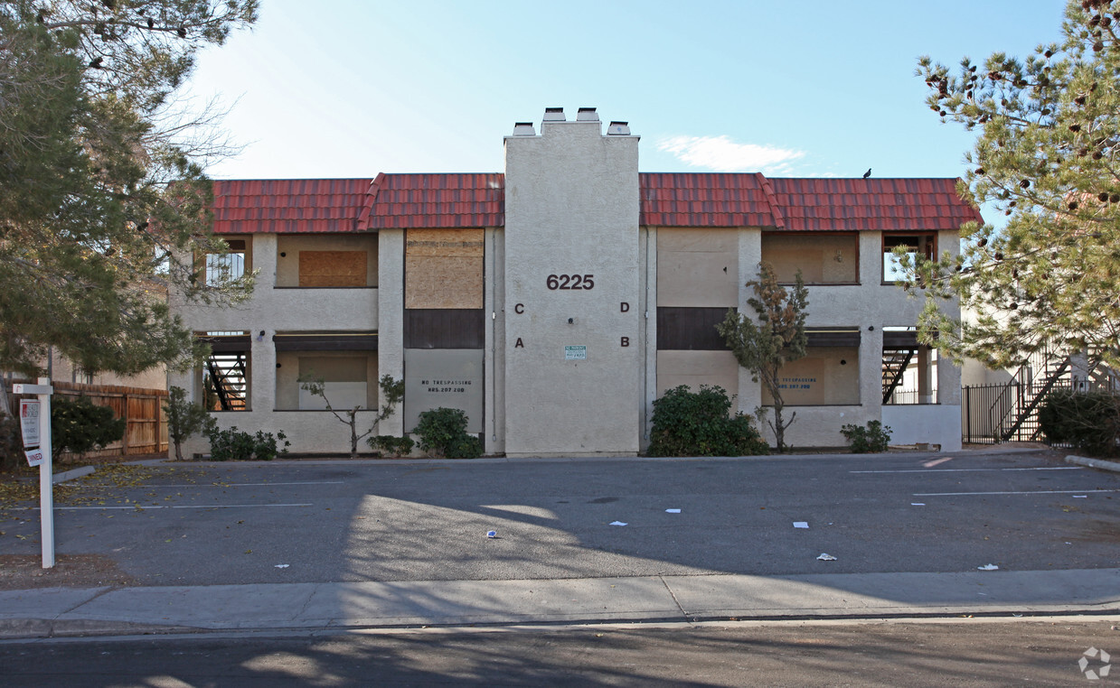 Primary Photo - Sierra Oeste