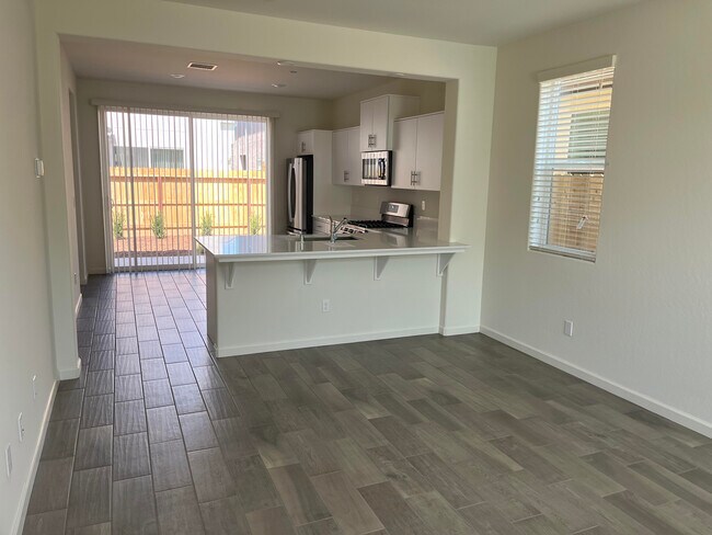Kitchen view - 2046 N Hammel Ln