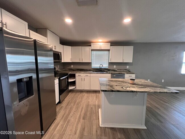 Foto del edificio - 741 Frisco St SE