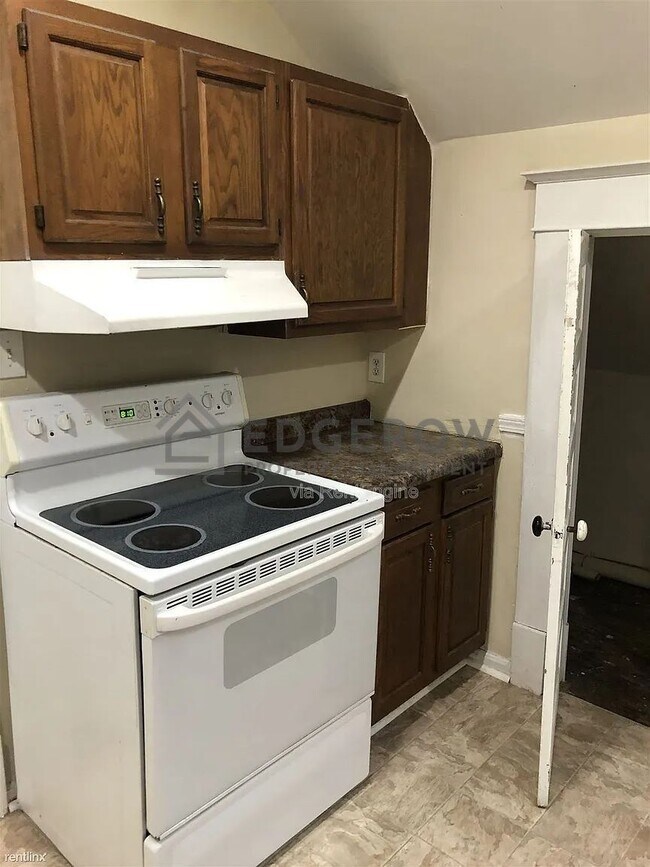 Foto del edificio - 939 Tamarack Ave NW