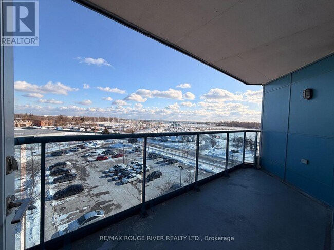 Building Photo - 340 Watson St W