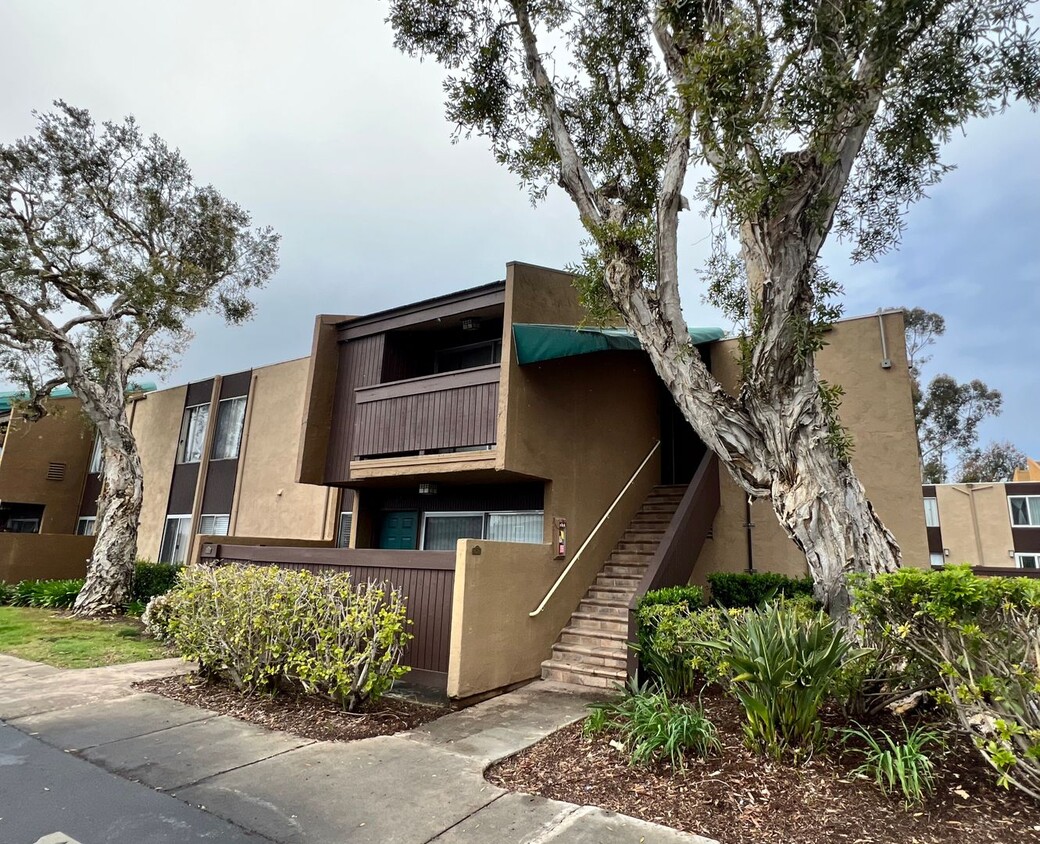 Foto principal - This beautiful remodeled 2 bedroom 1 bathr...