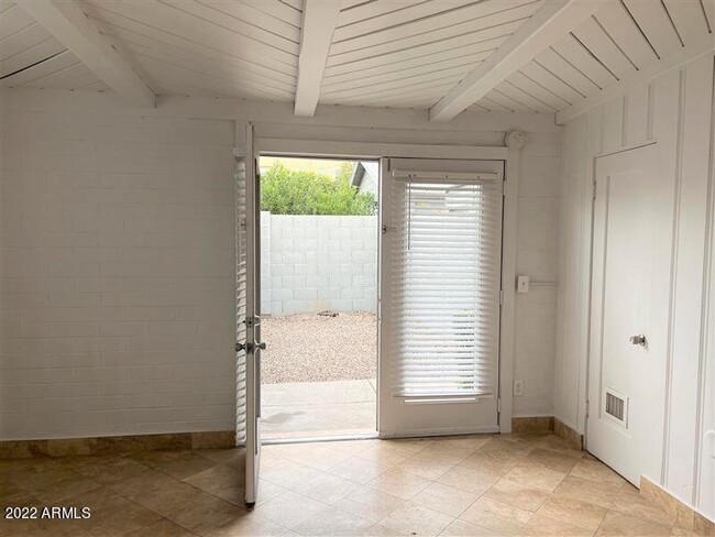 Building Photo - 4127 N 18th Pl
