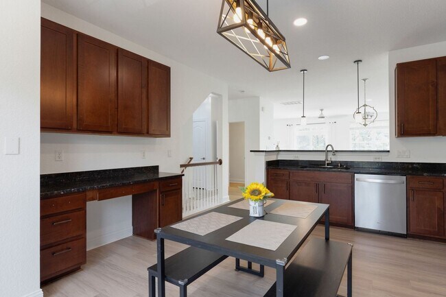 Building Photo - Stunning 3BR/3.5BA Townhome | 2,300+ Sq Ft...