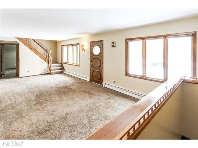 Building Photo - 3 br, 2 bath House - 2126 Hillview Rd